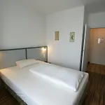 מלון Bahn-hotel