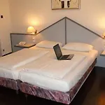 Bahn-hotel מלון 3*