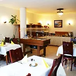 Bahn-hotel Szálloda