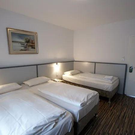 Bahn-hotel 3* Ντίσελντορφ