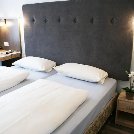 Bahn-hotel Dusseldorf
