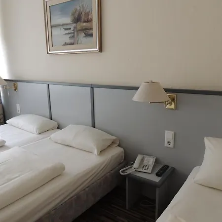 Bahn-hotel Dusseldorf