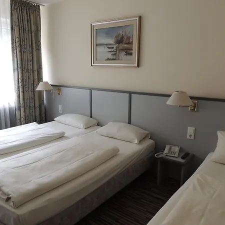 Bahn-hotel 3* Dusseldorf